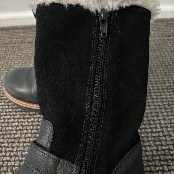 Unique Toddler Girls' Warm Winter Boots - Size 30, Barely Worn, Great Condition - Picture 6 of 6